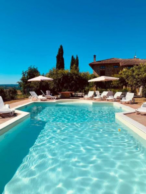 Villa Tre Laghi Vista Paradiso Piscina acqua salata provincia Perugia conf Toscana 22 posti Castiglione Del Lago